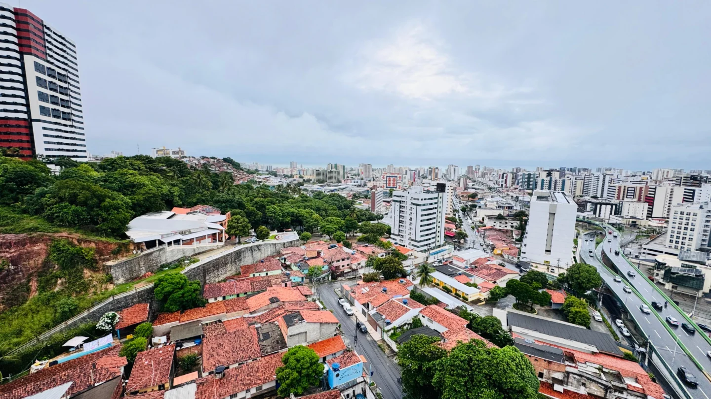 Apartamento 02 Quartos Vista para o Mar à Venda no Edifício Leste Oeste